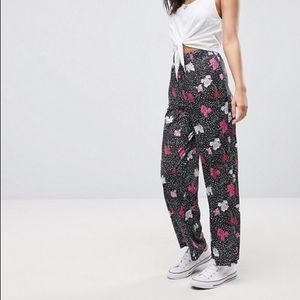 ASOS Wide Leg Pant in Spot Floral Print (US 6)